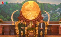 Vietnam y Laos impulsan cooperación en defensa 