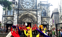 Atractivo Carnaval del Verano en Ba Na Hills