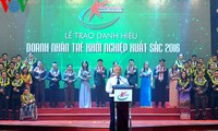 Honran a 100 empresarios emprendedores jóvenes de Vietnam