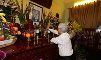 Homenajean a ex líder partidista vietnamita 