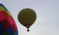 Celebran primer Festival Internacional de Globos en el norte de Vietnam 