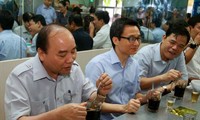 Primer ministro de Vietnam supervisa higiene e inocuidad de alimentos en Ciudad Ho Chi Minh 