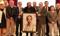 Artista francés siente admiración por presidente Ho Chi Minh