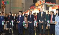 Vietnam participa en feria de la industria de alimentos en París