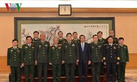 Vietnam y China abordan profundizar cooperación en defensa