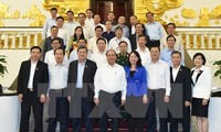 Primer ministro vietnamita visita An Giang y barrio hanoyense de Dien Bien