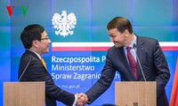 Vietnam y Polonia por aumentar cooperación multifacética