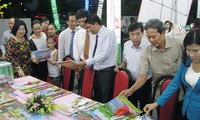 Localidades vietnamitas realizan numerosas actividades de saludo a la nueva primavera