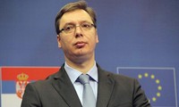 Primer ministro Vucic gana elecciones presidenciales en Serbia