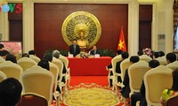 Vice premier vietnamita visita embajada nacional en China 