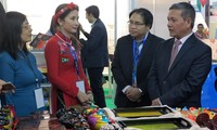 Empresas vietnamitas presentan productos típicos del país en feria comercial de Argelia