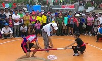 Festival étnico de provincia central de Vietnam ofrece diversas actividades culturales y deportivas