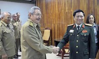 El presidente cubano recibe al ministro de Defensa de Vietnam