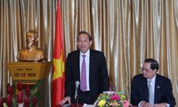 Vicepremier de Vietnam visita la Embajada nacional en Singapur 