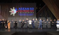 El primer ministro vietnamita en la Cumbre de la Asean en Filipinas