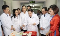 Presidenta parlamentaria de Vietnam en el Centro Nacional de Archivos