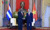 Dirigentes vietnamitas reciben al primer vicepresidente de Cuba 