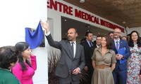 Premier Edouard Philippe asiste a la inauguración del Centro de Medicina Francesa en Ciudad Ho Chi Minh