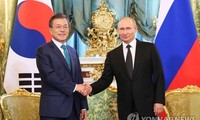 Presidentes de Corea del Norte y Rusia tratan temas de interés común