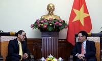 Viceprimer ministro de Vietnam da bienvenida al embajador tailandés