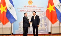 Canciller nicaragüense visita a Vietnam