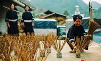 Fabricación artesanal de inciensos en Cao Bang