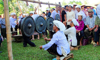 Los gongs y batintines en la vida espiritual de los Tho