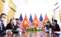 Jefes diplomáticos de Vietnam y Estados Unidos dialogan sobre relaciones binacionales