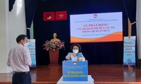 Organismos, empresas y ciudadanos siguen aportando al Fondo contra el covid-19 en Vietnam