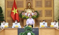 Primer ministro vietnamita se reúne con autoridades de los órganos de prensa del país