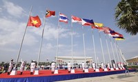 Izamiento de la bandera de las delegaciones participantes en SEA Games 32