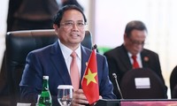 Cumbre ampliada del G7: Líder vietnamita llama a una asociación sustantiva y solidaridad internacional