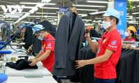 Exportaciones de Vietnam logran repunte interanual equivalente a 15 mil millones de dólares  