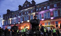 La policía británica se prepara para manejar 30 nuevas protestas