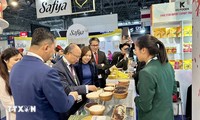 Empresas vietnamitas participan en feria alimentaria SIAL París