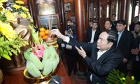 Rinden homenaje a ex líderes en Thua Thien-Hue