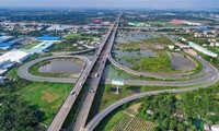 Vietnam impulsa alistamiento de importantes obras de infraestructura vial