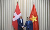 Vietnam y Suiza realizan consulta política