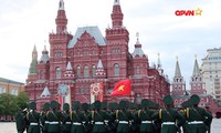 Soldados vietnamitas en el desfile del 9 de mayo, una muestra viva de la cooperación ruso-vietnamita en defensa