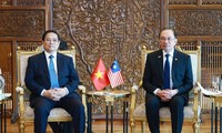 Vietnam y Malasia abogan por impulsar sus relaciones bilaterales hacia un nuevo nivel 