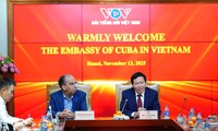 La Voz de Vietnam busca reforzar conexión con el sector de prensa de Cuba