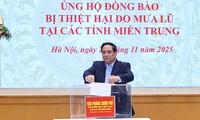 Dirigentes del Gobierno vietnamita recaudan fondos de apoyo a las zonas afectadas por inundaciones