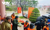 VOV5 llama a apoyo para poblaciones afectadas por las inundaciones en el centro de Vietnam