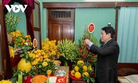 Presidente Luong Cuong rinde homenaje al prócer de la independencia nacional antes del inicio del Año del Caballo