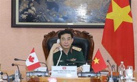 Conversation téléphonique entre les ministres vietnamien et canadien de la Défense