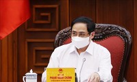 Pham Minh Chinh à la réunion de la permanence du gouvernement sur la lutte anti-Covid-19