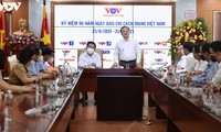 Nguyên Trong Nghia visite la VOV