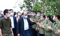 Le président Nguyên Xuân Phuc dans la province de Ninh Binh