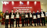 Remise des prix de presse et du concours de photographie «Le Vietnam 2020»