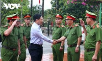 Pham Binh Minh à la cérémonie de publication de la grâce présidentielle au centre pénientiaire de Vinh Quang